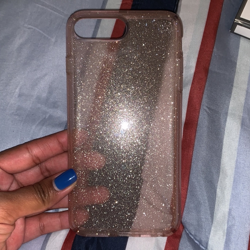 iPhone 7/8 Plus speck gold case with glitter.